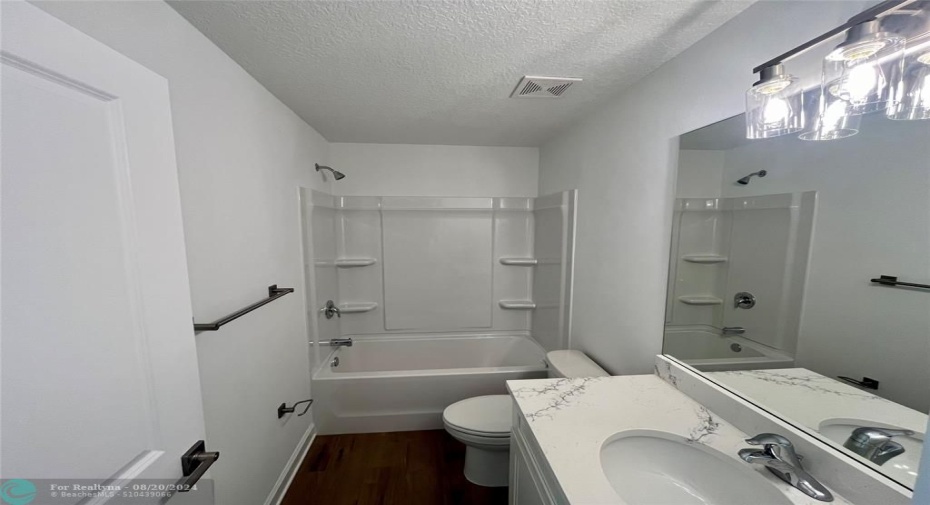 Guest bath with quartz countertops