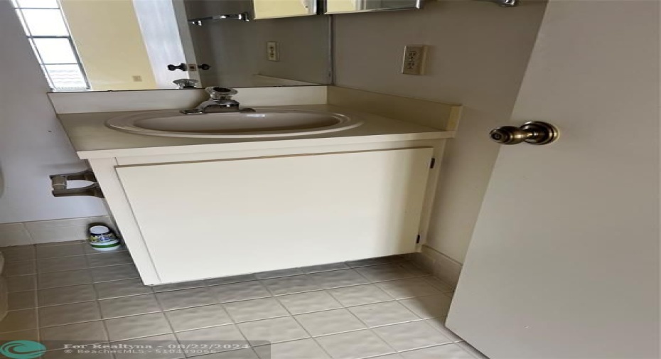 2nd bath upstairs vanity