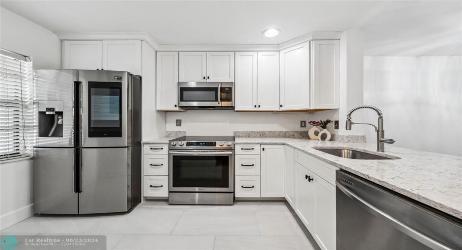 Fully Equipped Kitchen. Newer Stainless Steel Appliances