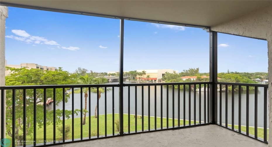 Screened Balcony