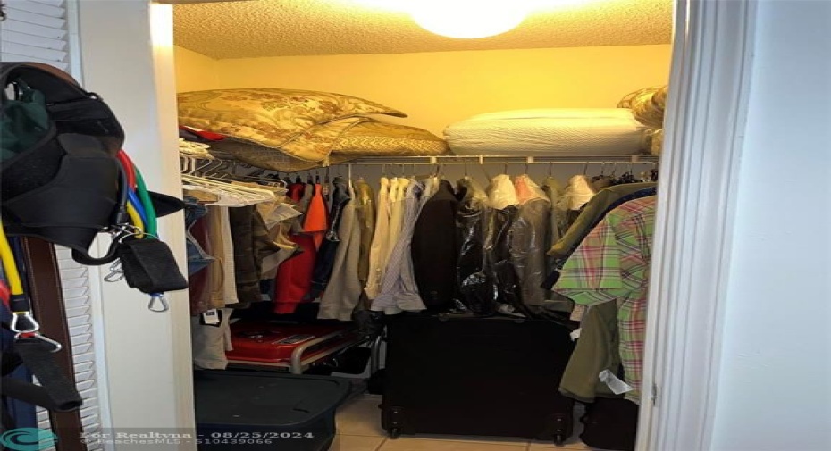 Walking Closet