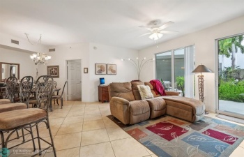 Living/dining room