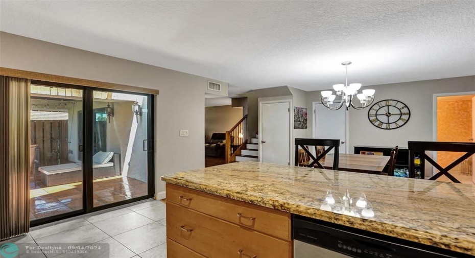 Kitchen with breakfast bar