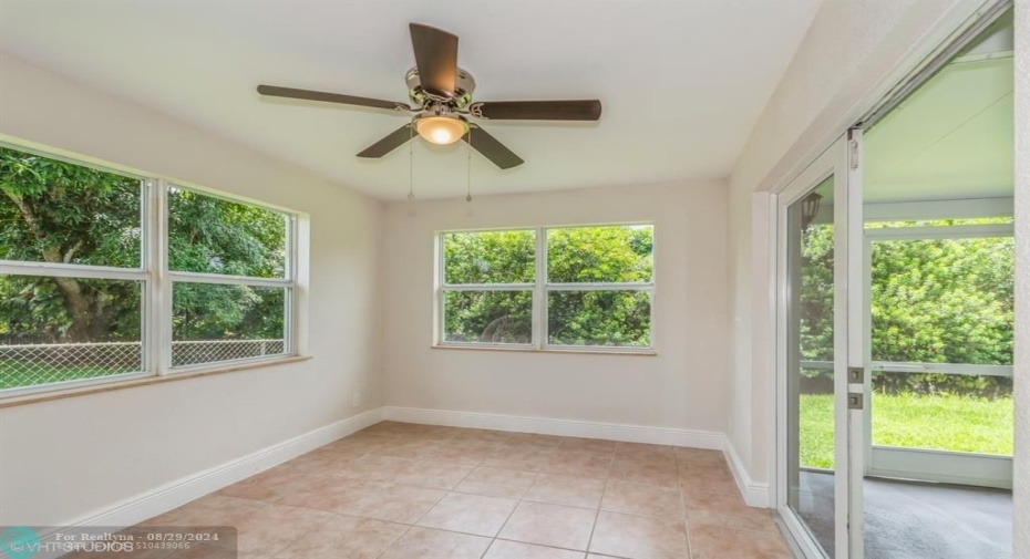 LAUNDRY ROOM SCREEN ENCLOSED PATIO