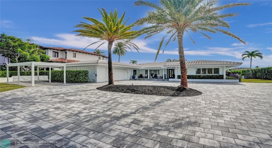 Front driveway & motor court with 2-bay garage