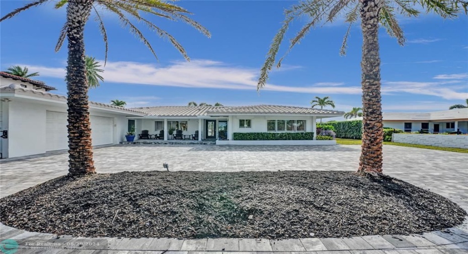 Front driveway & motor court with 2-bay garage