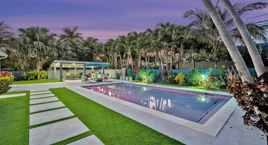 Natural Twilight Pool View