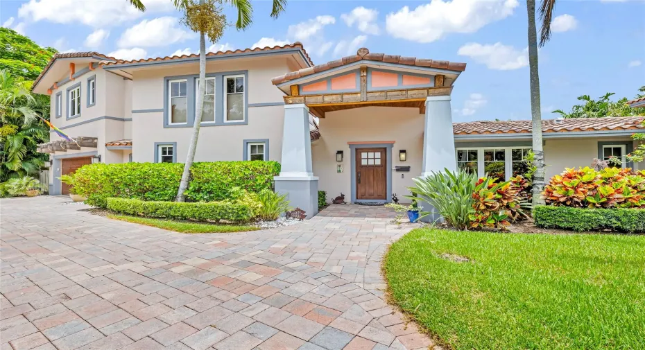 Large Craftsman-style home in a tropical setting