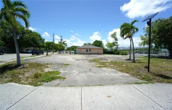 Vacant lot, on the corner of 94 NW and 17th Ave