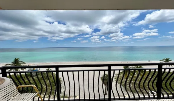 Direct Oceanview
Private balcony overlooking Hollywood beach boardwalk