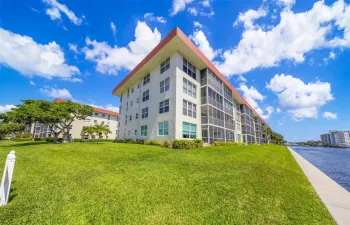 Building directly on the Intracoastal Waterway