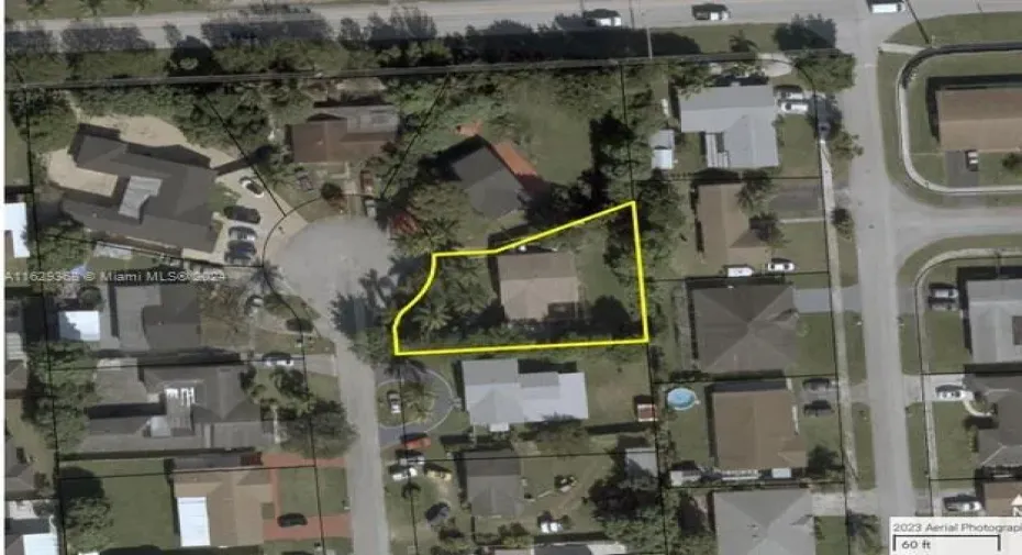 10,288 Sq ft lot, Plenty of space all around the property