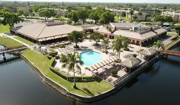 Clubhouse. Resort-style amenities