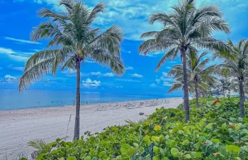 PRIVATE BEACHSIDE OCEANFRONT LIVING