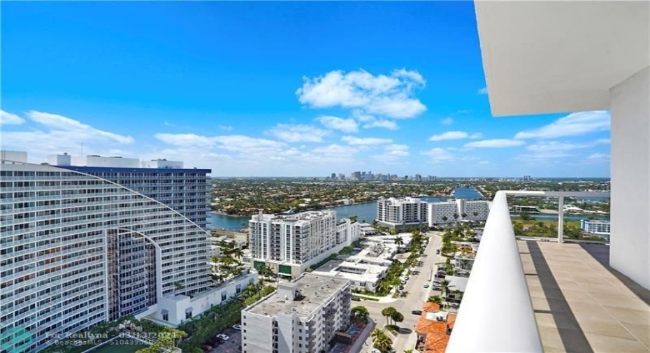 SE Views looking West at the Intracoastal & Ft Lauderdale Downtown