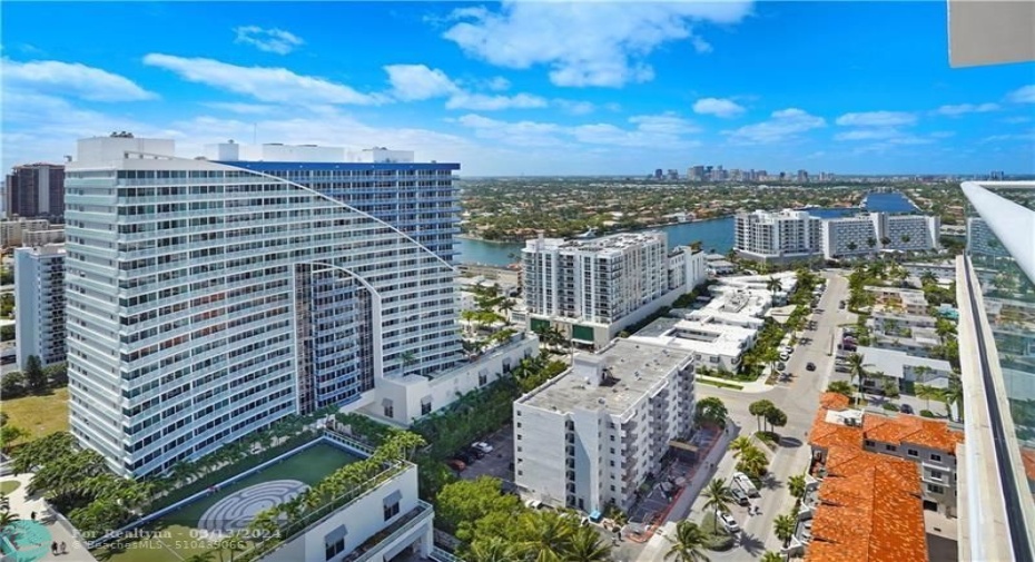 West Views of the Intracoastal and Central Beach