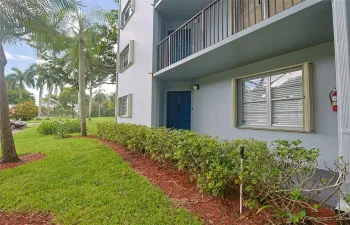 Ground Floor!Corner unit/ view of golf - park walk right up to your unit