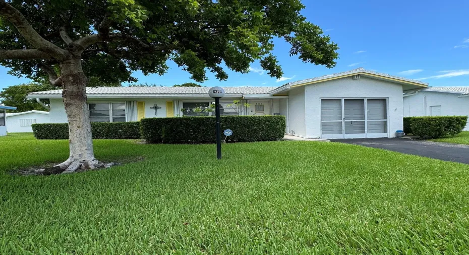 Lauderdale West- 2 bedroom/2 bath 1 car /garage