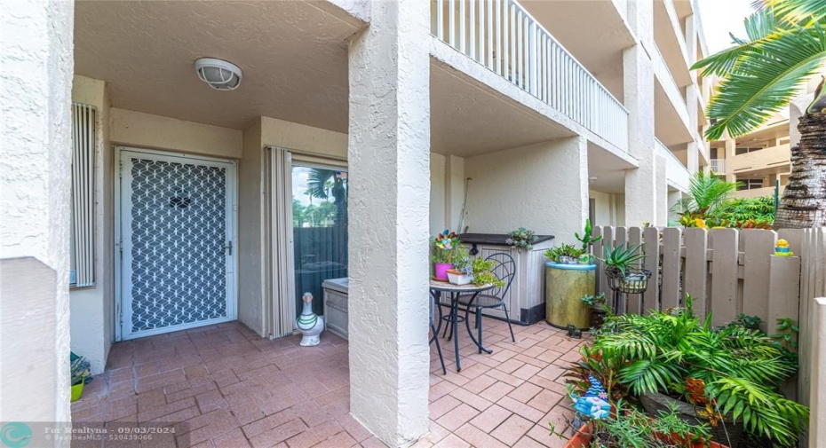 PRIVATE FRONT PATIO