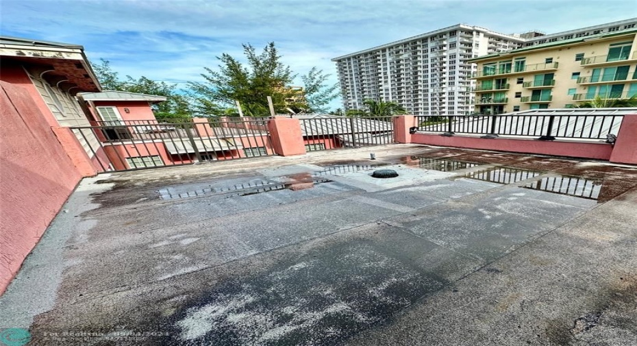 Roof top balcony