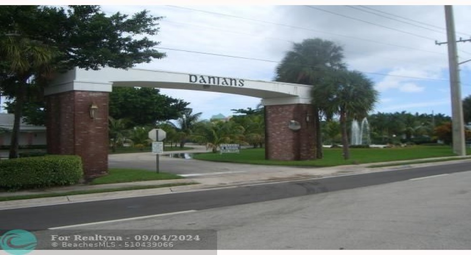 Danians entrances off Dania Bch Blvd