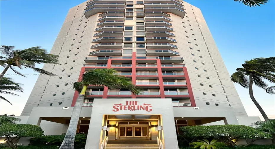 Excellent location! The Sterling Condominium located in the Heart of Miami Beach.
Walk to Publix, restaurants, shops, banks, dry cleaners, post office, north shore park, library and more. Enjoy the beach and extended board walk behind your backyard.