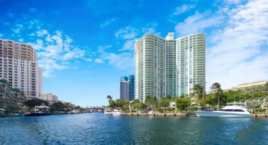 Watergarden is located directly on the New River
in the heart of the Las Olas District