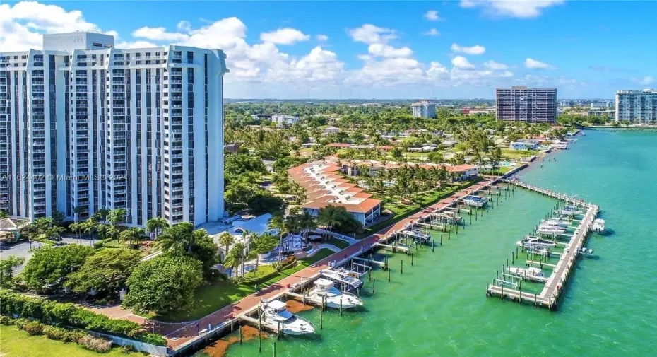 Tower4 is located closest to Biscayne Bay with direct and easy access to both the Great House restaurant and the marina