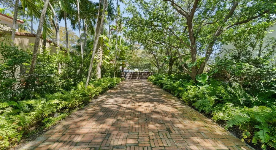 Chicago brick driveway