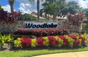 Woodlake Entry