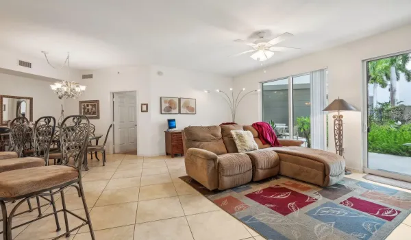 Living/dining room