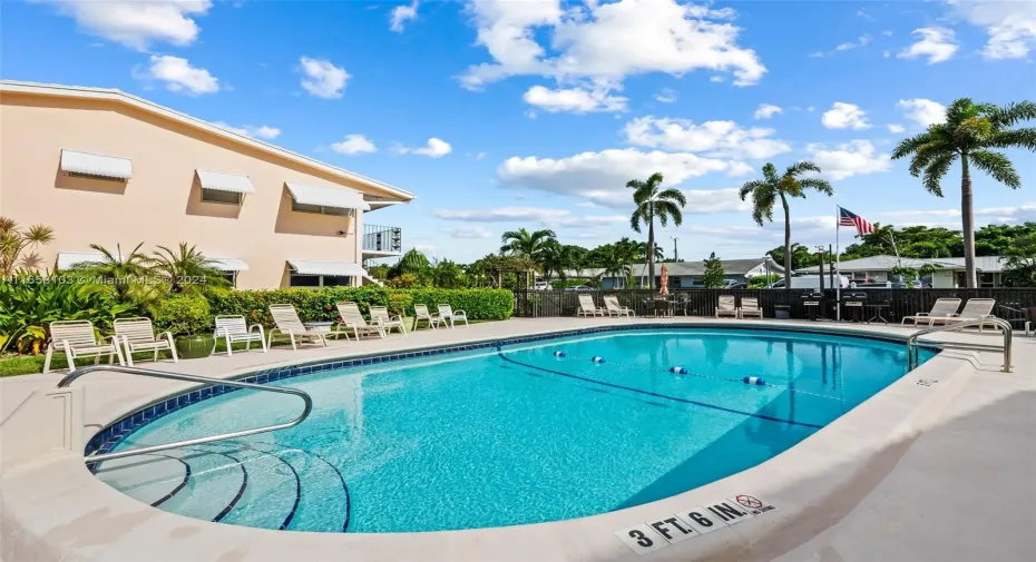 2081 NE 56 st Unit 205 Ft Lauderdale - 2 miles from Lauderdale By the Sea Beach