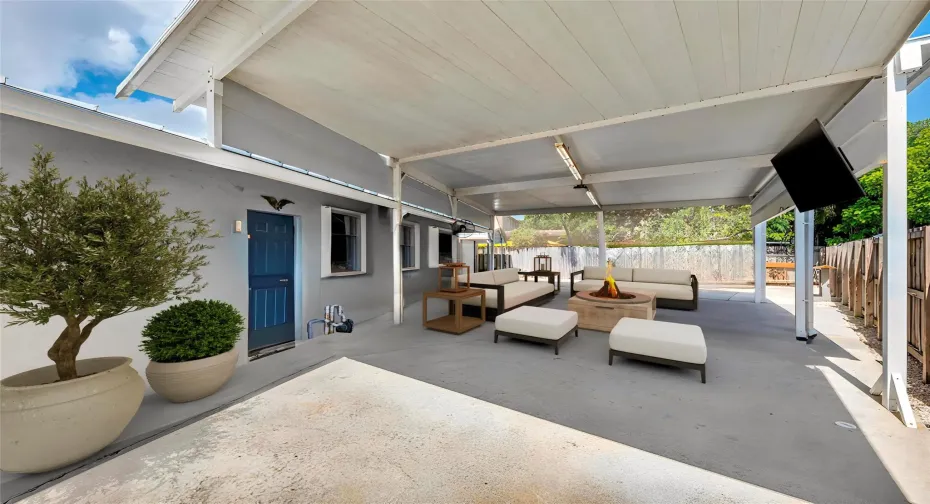 Virtual staging of Outdoor Living