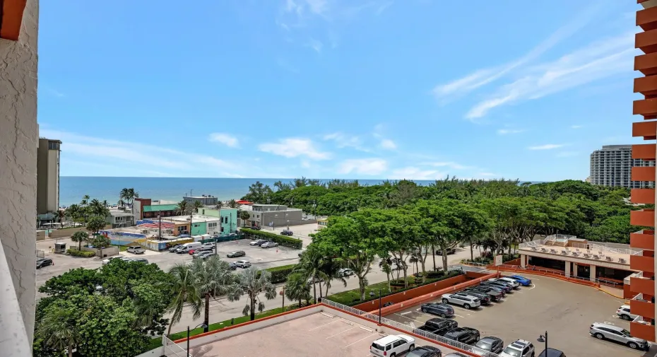 Enjoy the ocean and Intracoastal views of this beautifully furnished and renovated condo 1 block from the beach! Available for rent both short term (6 months + 1 day) and annually.