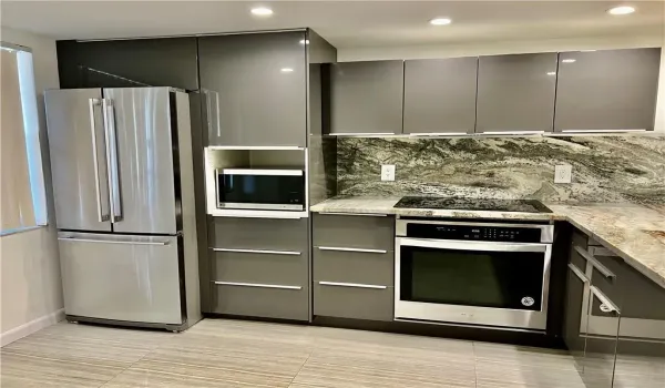 Gorgeous newer appliances