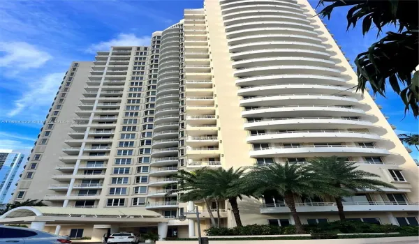 Balcony view towards Biscayne Bay