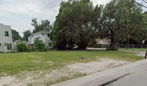 4 lots