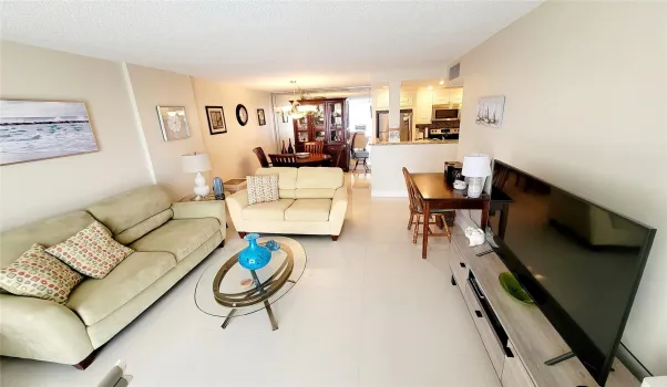 Open concept, integrated living & kitchen