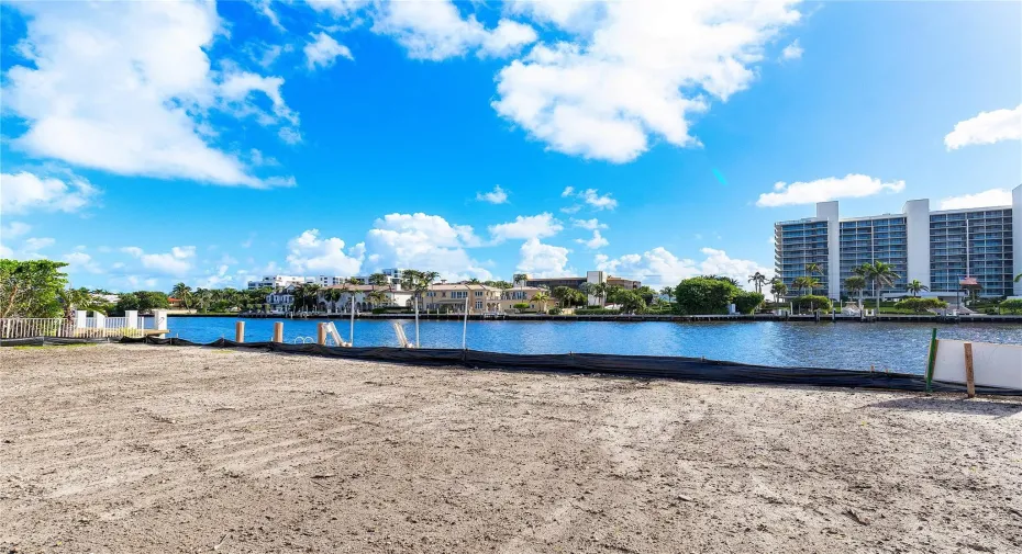 100' Intracoastal Frontage