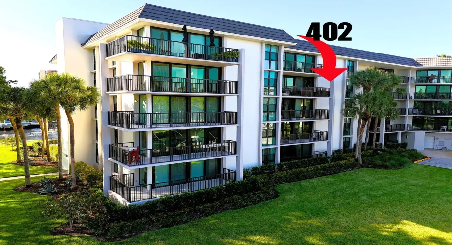 Spacious, 4th floor, 1250SF, 2 bed/2 bath unit with peaceful water views.