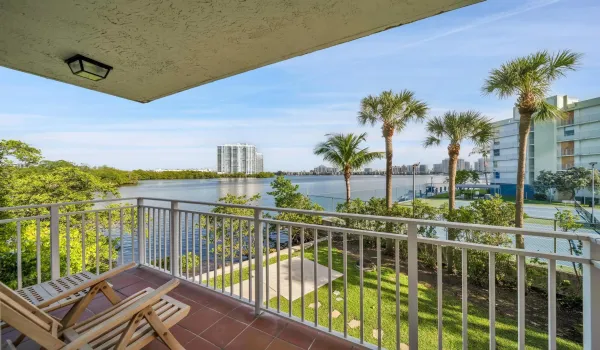 Corner Balcony gives 180 degree view of water and property.