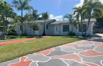 HUGE DRIVEWAY!