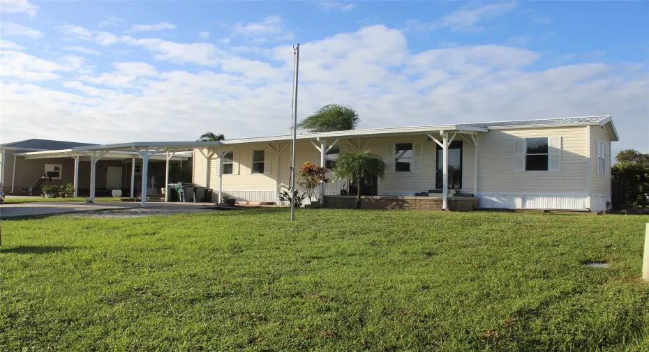 Covered Front entrance