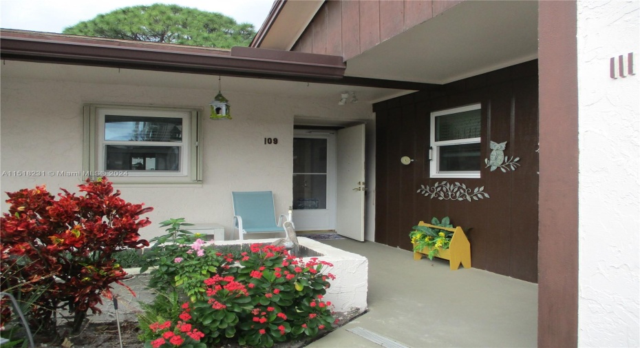 ENTRANCE INTO VILLA