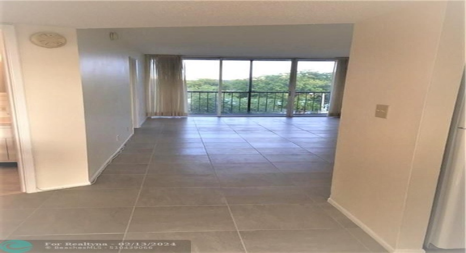 Great open floor plan and new tile floors in the living areas!