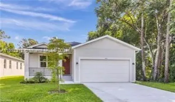 194 2nd Street Naples, FL 34113