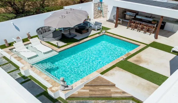 Amazing Aruba opportunity to own a passive income property in the happy island of aruba. this house has 3 separate studios rented all year around via AirB & B.