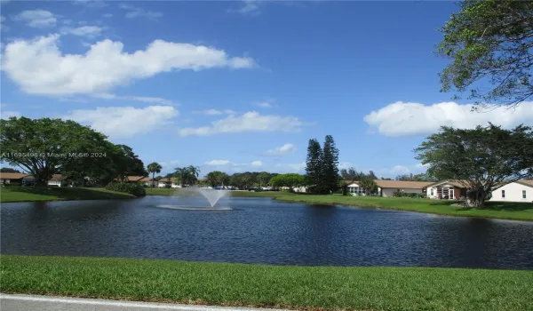 ENTRANCE IN TO TWIN LAKES