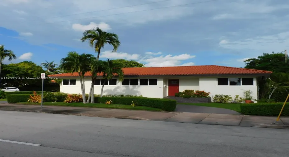 Great curb appeal at historic Ponce De Leon Blvd.