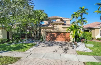 this home could be a 5 bedroom home if you use the huge loft as a bedroom upstairs